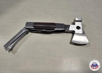 Groził ochroniarzowi i kradł kosmetyki za tysiące złotych – 23-latek z Oławy zatrzymany przez policję