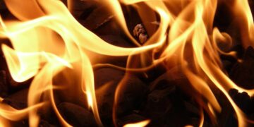 Promocyjny opał okazał się pułapką. Mieszkanka powiatu ząbkowickiego straciła 1400 zł przez fałszywy sklep