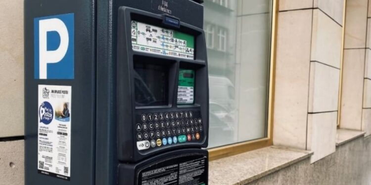 Nowe płatne miejsca parkingowe na jezdnym z wrocławskich osiedli