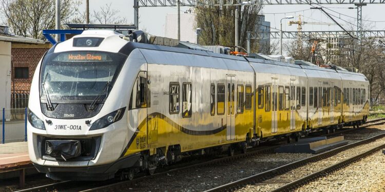 Koleje Dolnośląskie ruszają w kolejny region i przyspieszają na kluczowych trasach