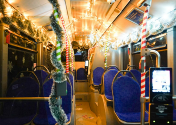 Świąteczne pojazdy MPK rozświetlają Wrocław
