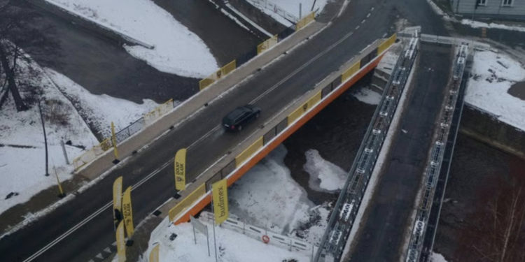 Nowy most, rekordowe tempo i większe bezpieczeństwo. Stronie Śląskie z nową przeprawą nad Białą Lądecką