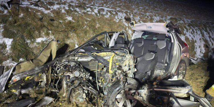 Dramatyczny poranek na Dolnym Śląsku. Potężne zderzenie na DW382 zakończyło się śmiercią kierowcy