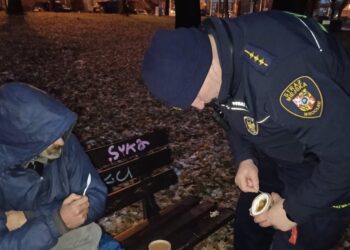 Śmiertelny mróz uderzył we Wrocław. Tragiczny bilans jednej nocy i dziesiątki interwencji służb