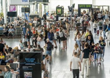 Ponad 400 tysięcy pasażerów z Wrocławia. Które osiedla najczęściej latają z wrocławskiego lotniska