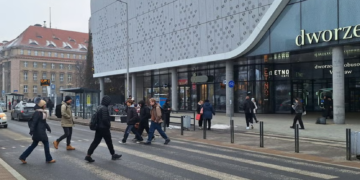 Nowe światła w kluczowym punkcie miasta. Przejścia przy Dworcu Głównym czekają duże zmiany