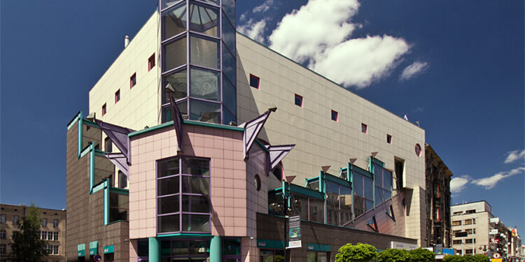 Ul. Świdnicka we Wrocławiu znów w przebudowie. Sprawdź, co powstanie po Solpolu