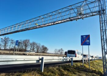 Kierowcy na A4 pod lupą. Ruszył najdłuższy nowy odcinkowy pomiar prędkości