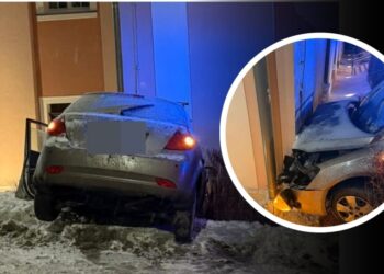 Chwila nieuwagi wystarczyła. Auto wjechało w kościół w regionie