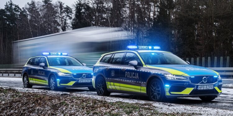Nowe radiowozy wyjechały na ulice Dolnego Śląska. Policja wzmacnia flotę w miastach regionu