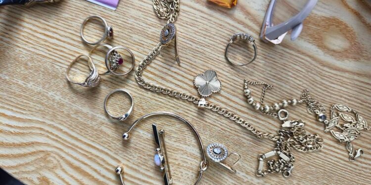 Okradali mieszkania, zostali złapani dzięki reakcji mieszkańców