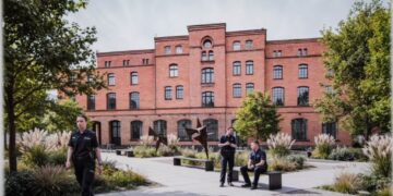 Nowe policyjne centrum we Wrocławiu. Zabytkowe koszary przy ul. Poznańskiej przejdą ogromną metamorfozę